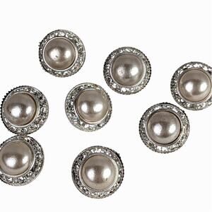 Vtge 8 5/8" 60's buttonsExcellent Vintage condition Estate collection pearl